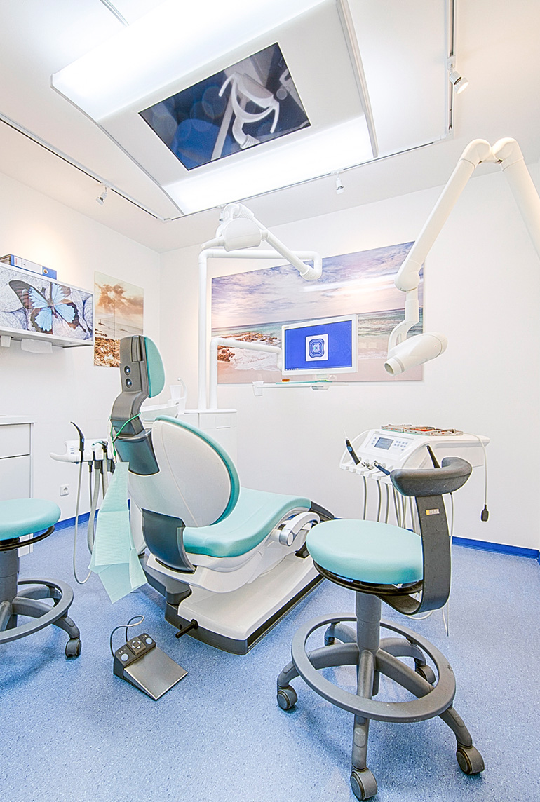 Behandlungsraum Zahnarzt Frankfurt